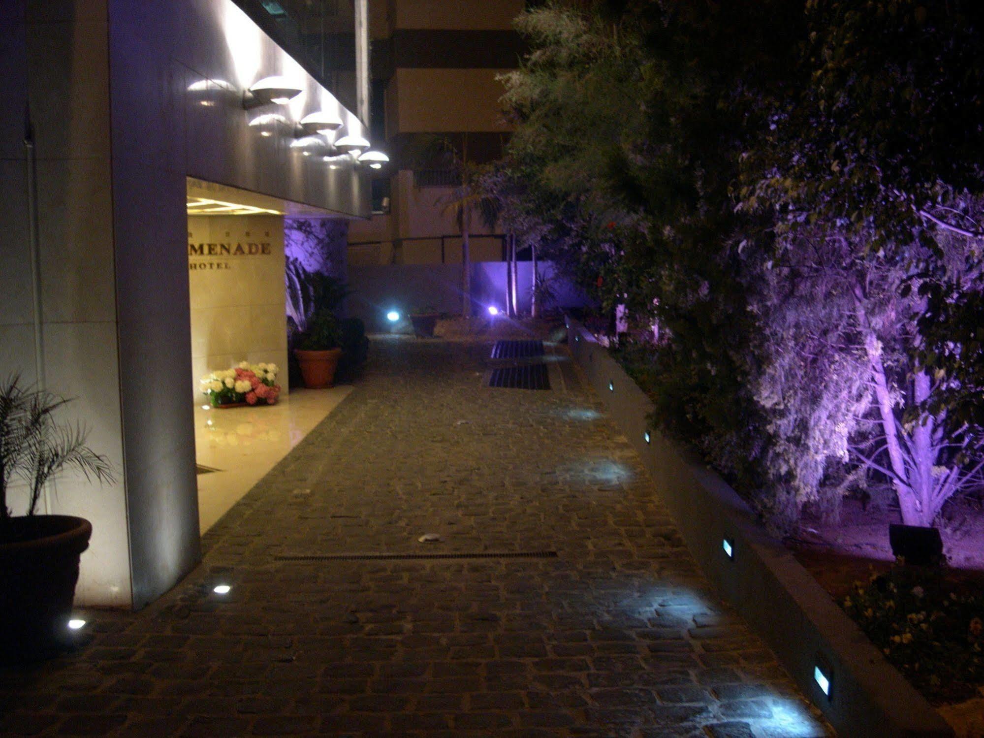 Promenade Hotel Zalqa Esterno foto