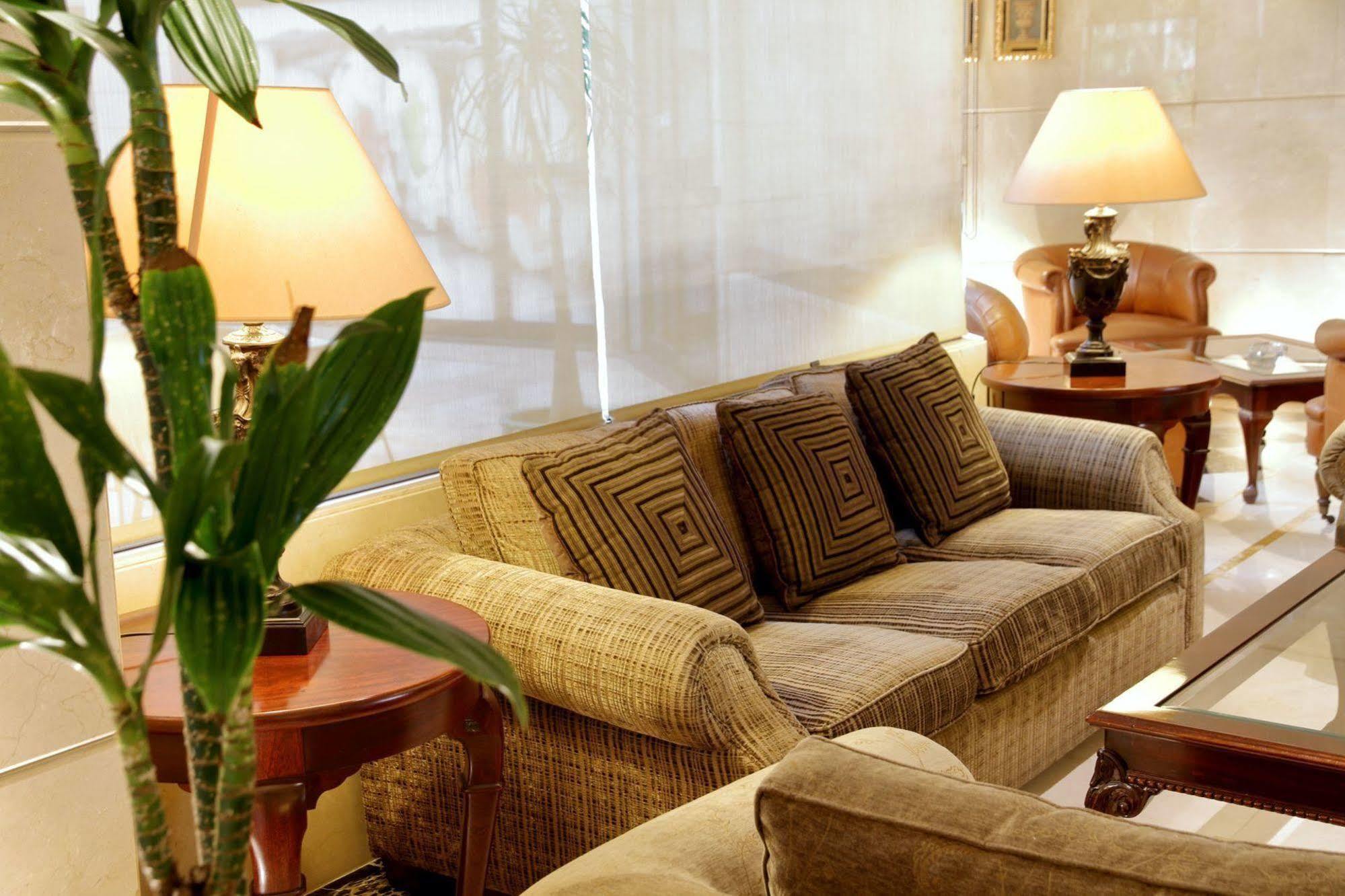 Promenade Hotel Zalqa Esterno foto
