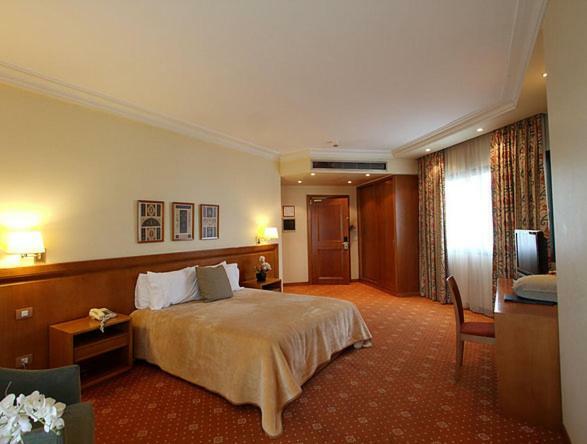 Promenade Hotel Zalqa Esterno foto